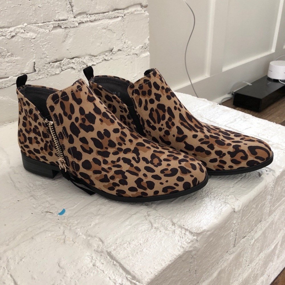 Dr scholl’s “rate” leopard booties